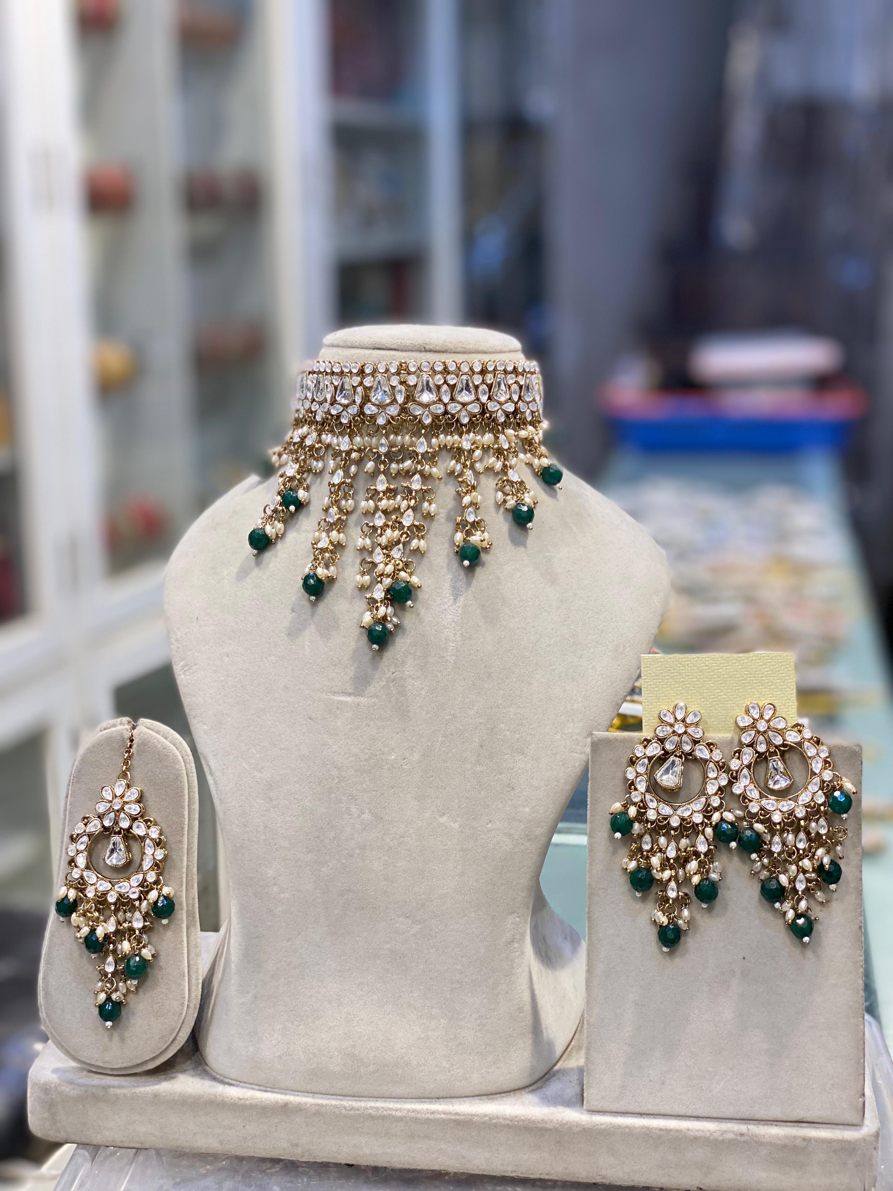 Hira Collections Elegant Glow Kundan And Pearl Necklace Set