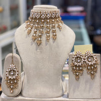 Hira Collections Elegant Glow Kundan And Pearl Necklace Set