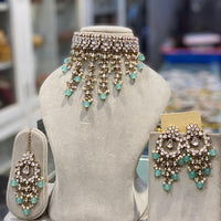 Hira Collections Elegant Glow Kundan And Pearl Necklace Set