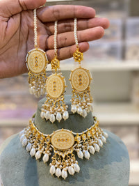 Hira Collections Sparkling Pota and Kundan Stone Necklace Set