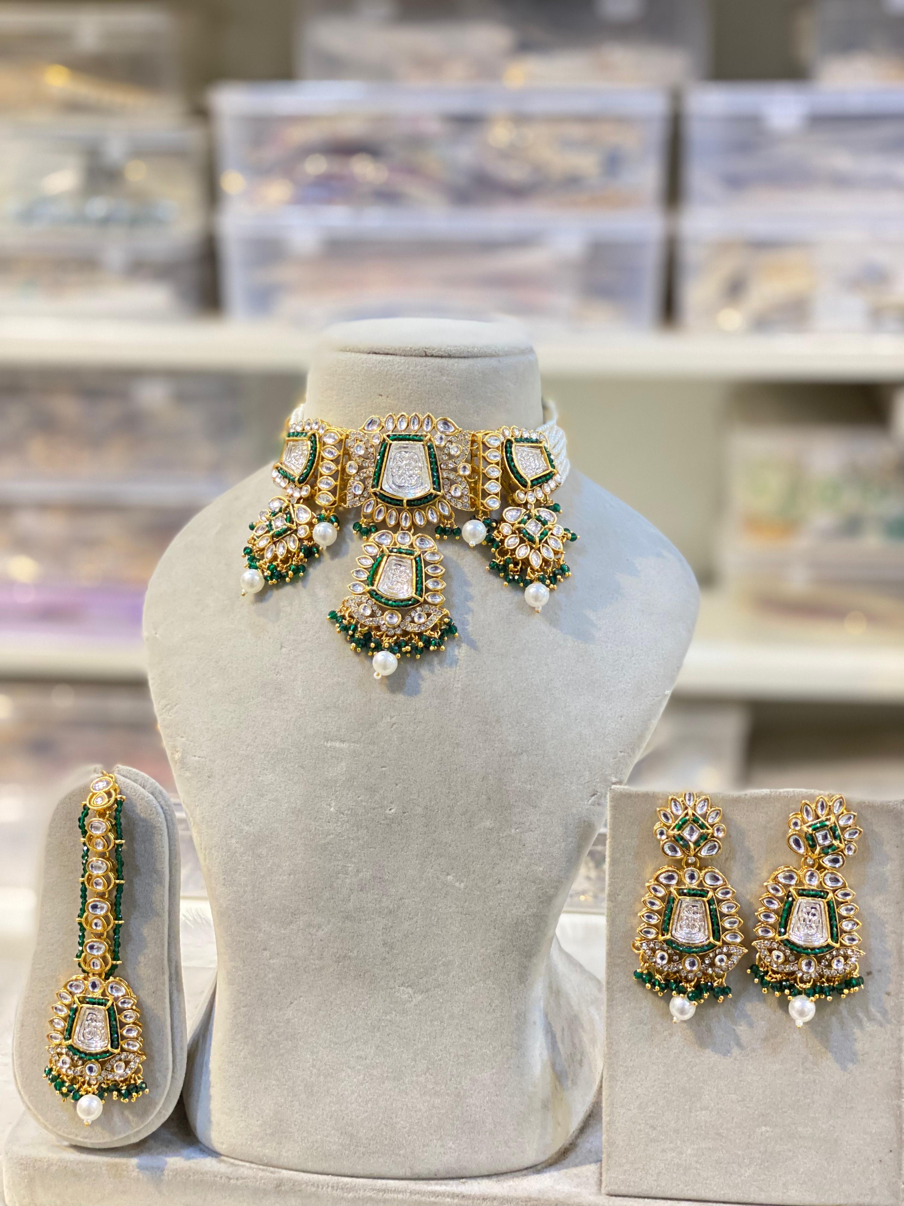 Hira Collections Classic Shine Kundan And Pearl Necklace Set