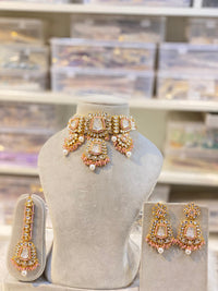 Hira Collections Classic Shine Kundan And Pearl Necklace Set
