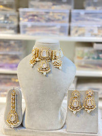 Hira Collections Classic Shine Kundan And Pearl Necklace Set