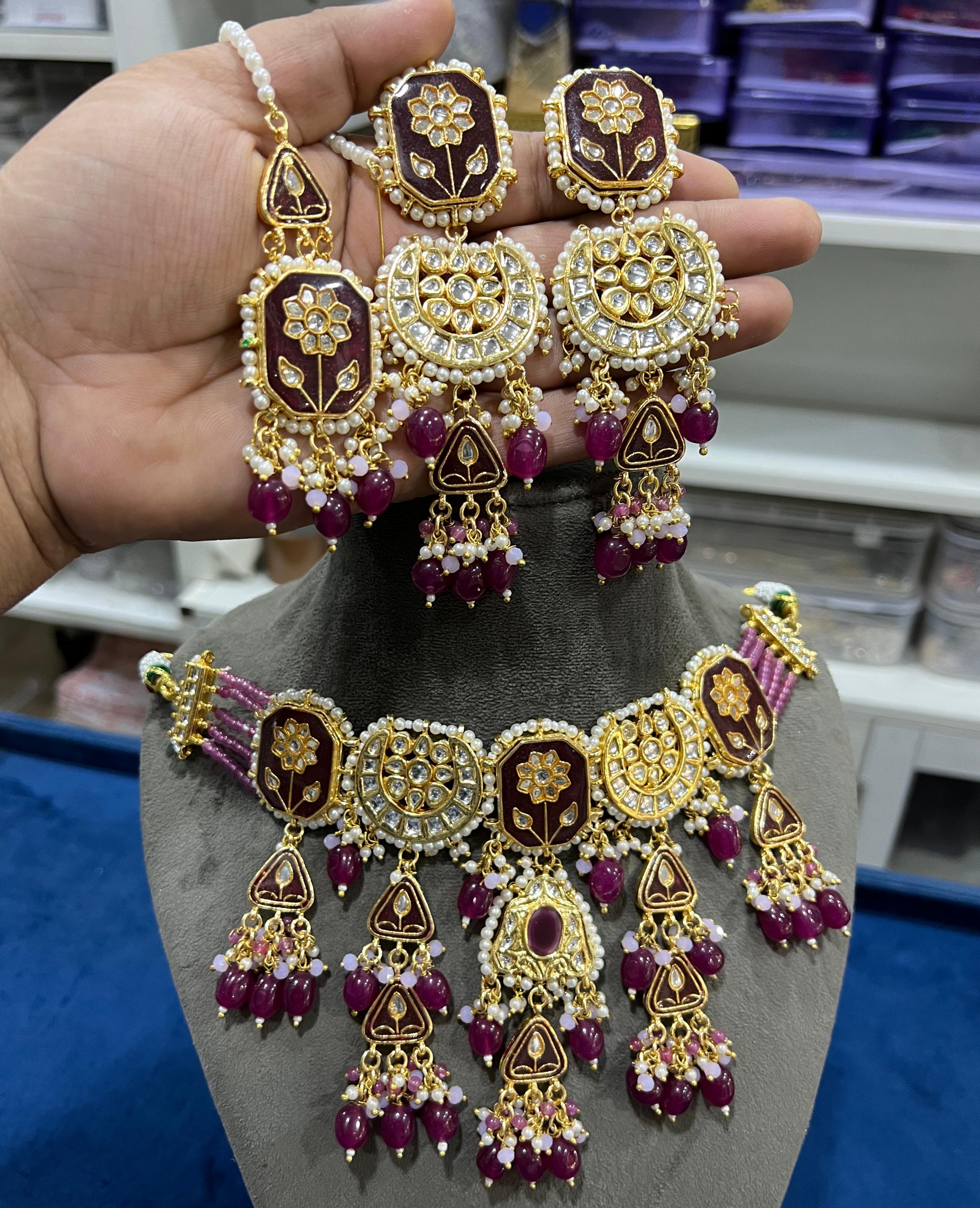 Hira Collections Elegant Glow Pota Kundan And Pearl Necklace Set