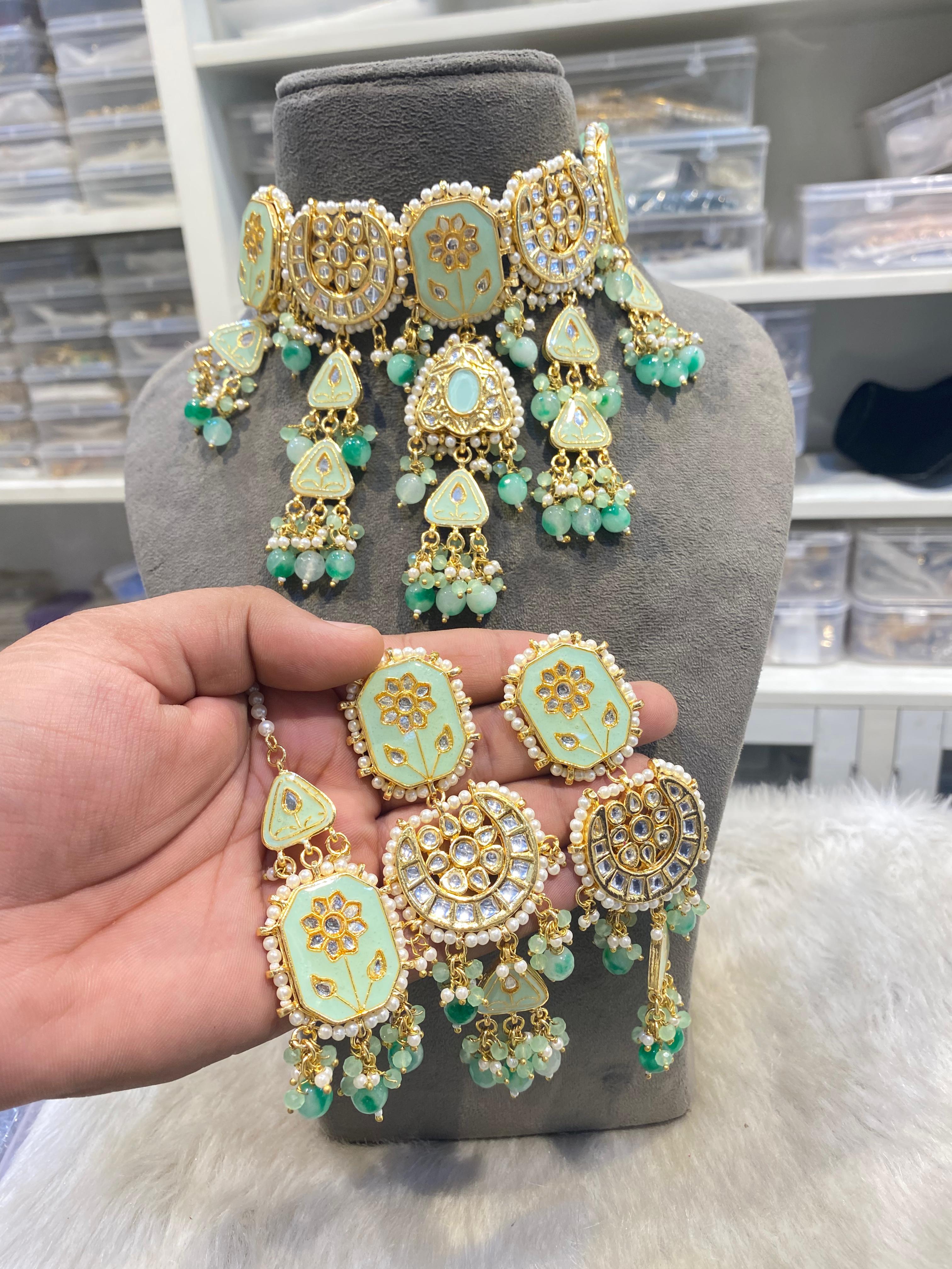 Hira Collections Elegant Glow Pota Kundan And Pearl Necklace Set