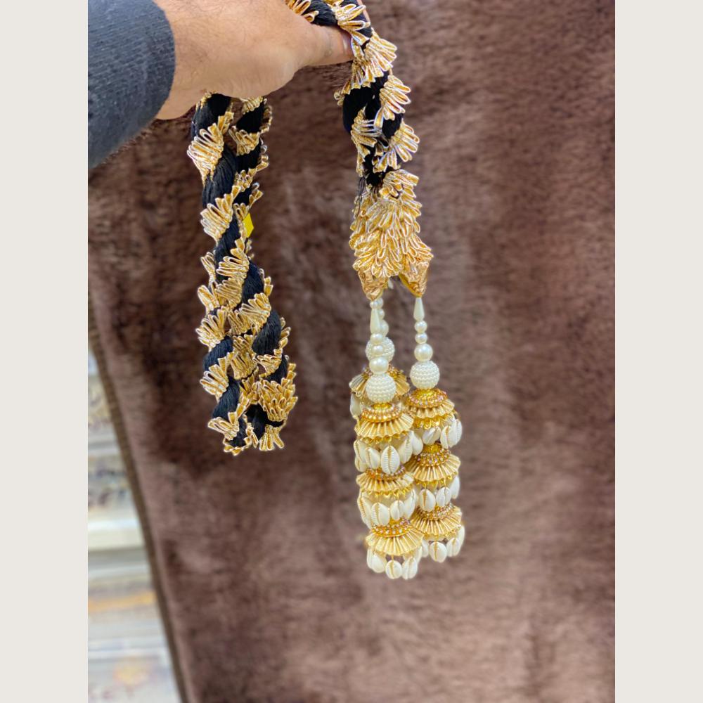 Hira Collections Heavy Pearl And Shell Hair Paranda