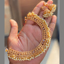 Hira Collections Glamorous Crystal Stone And Pearl Necklace Set