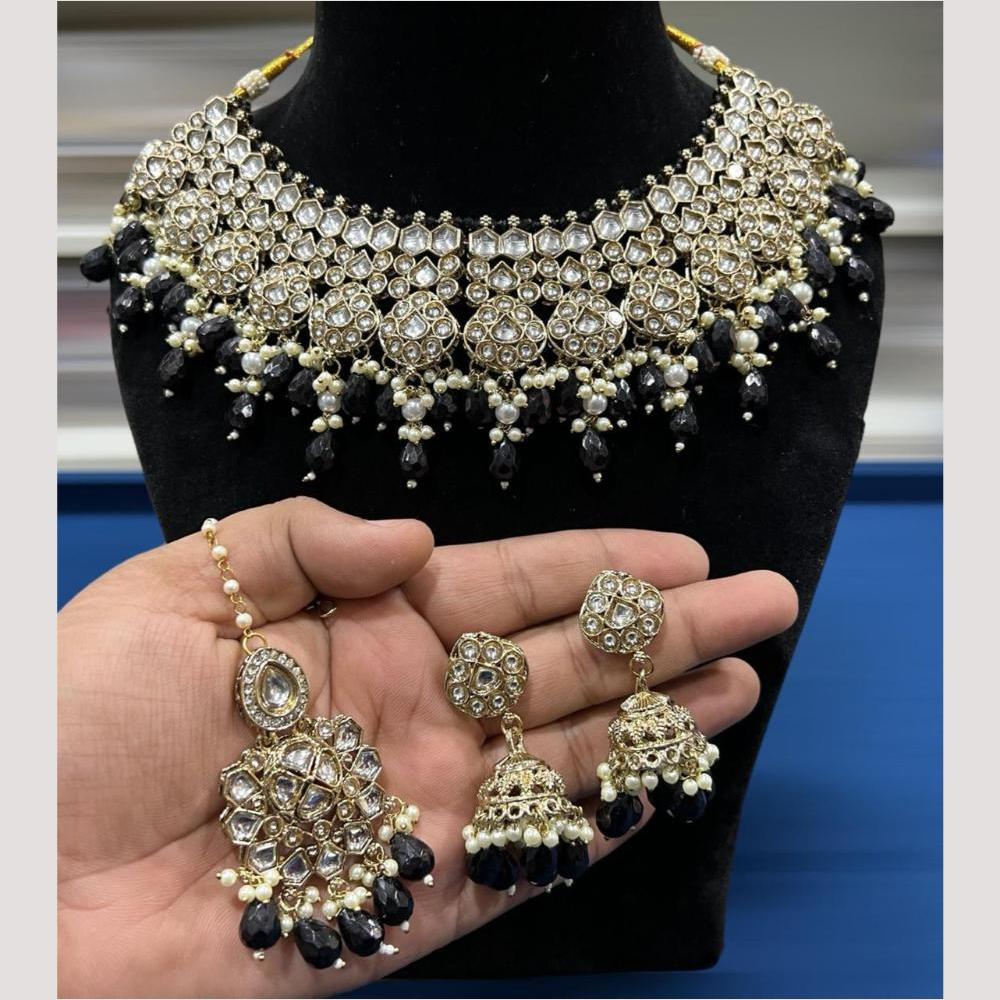Hira Collections Glamorous Kundan Stone And Pearl Choker Necklace Set
