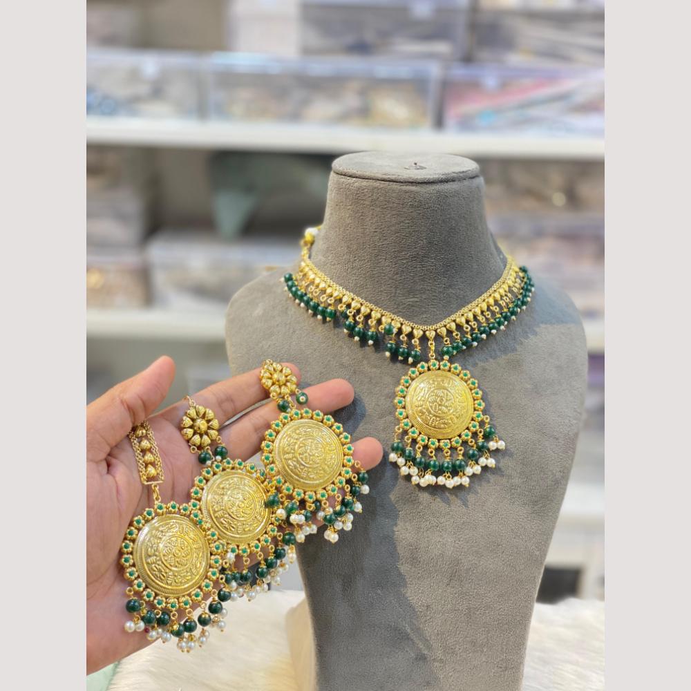 Hira Collections Glamorous Pearl And Beads Choker Necklace Set