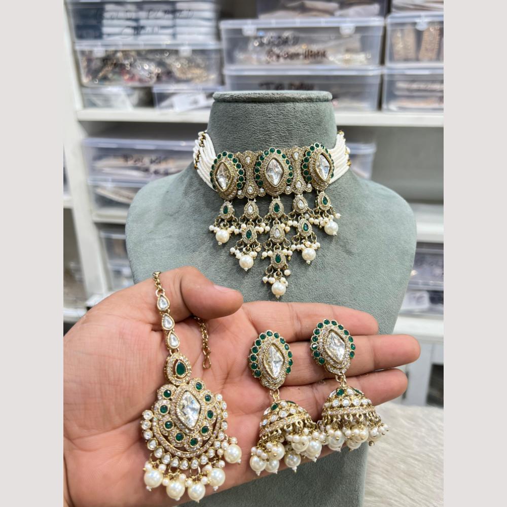 Hira Collections Glamorous Kundan And Pearl Choker Necklace Set