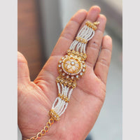 Hira Collections Graceful Pota Stone And Pearl Adjustable Bracelet
