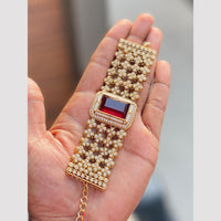 Hira Collections Graceful Pota Stone And Pearl Adjustable Bracelet
