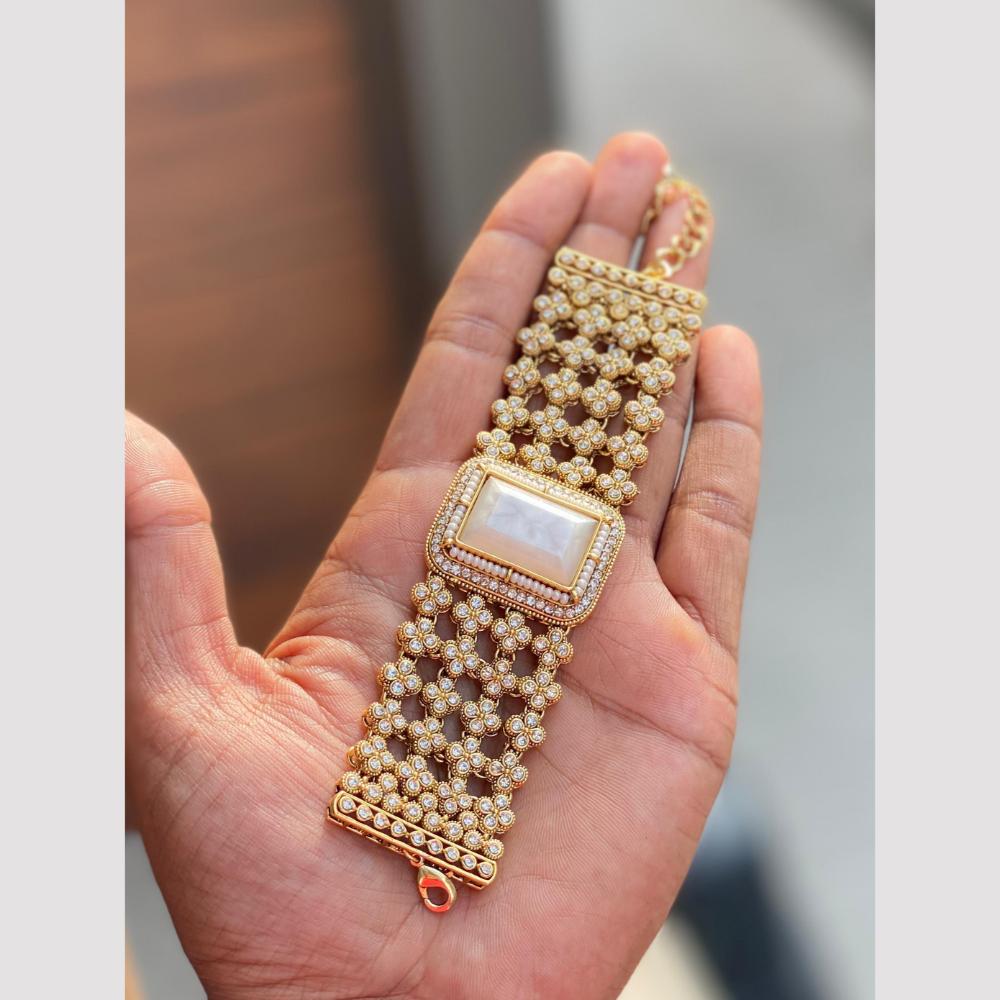 Hira Collections Graceful Pota Stone And Pearl Adjustable Bracelet