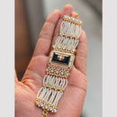 Hira Collections Graceful Pota Stone And Pearl Adjustable Bracelet