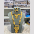 Hira Collections Glamorous Necklace Set