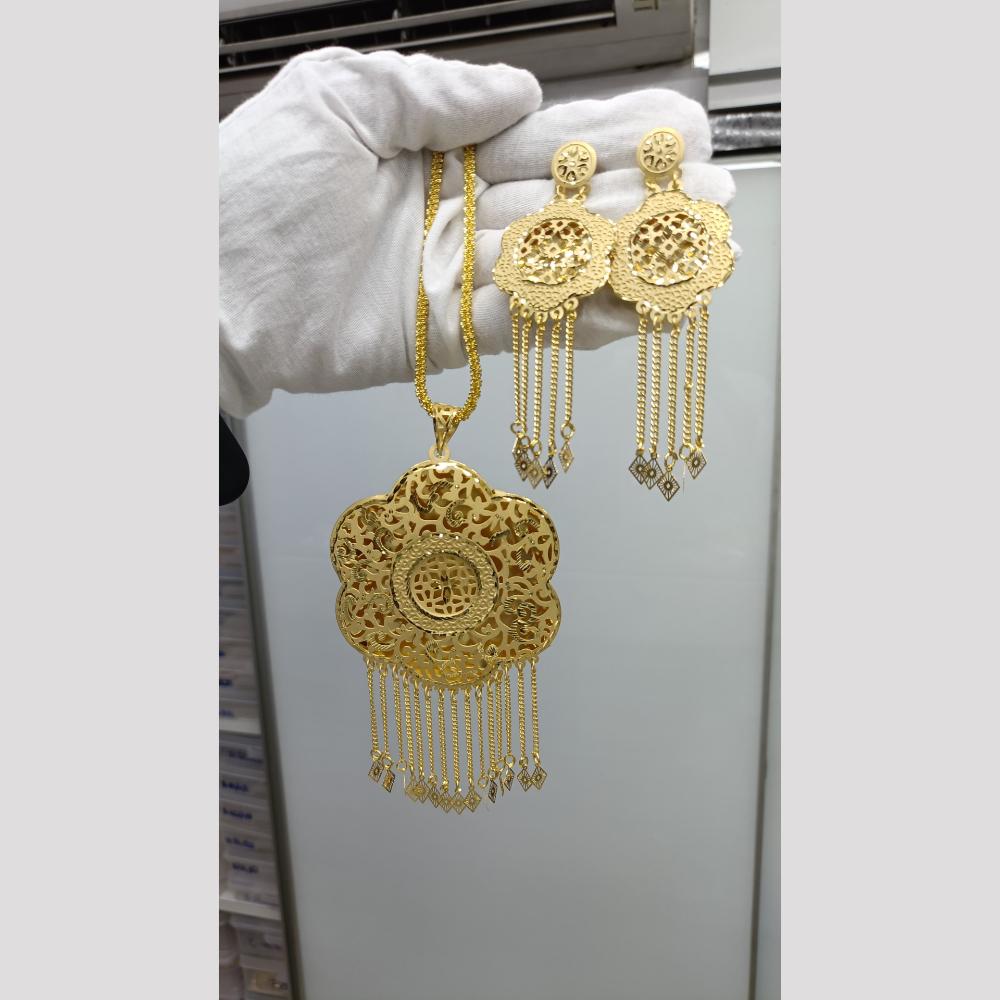 Pari Art Jewellery Elegant Forming Chain Pendant Set