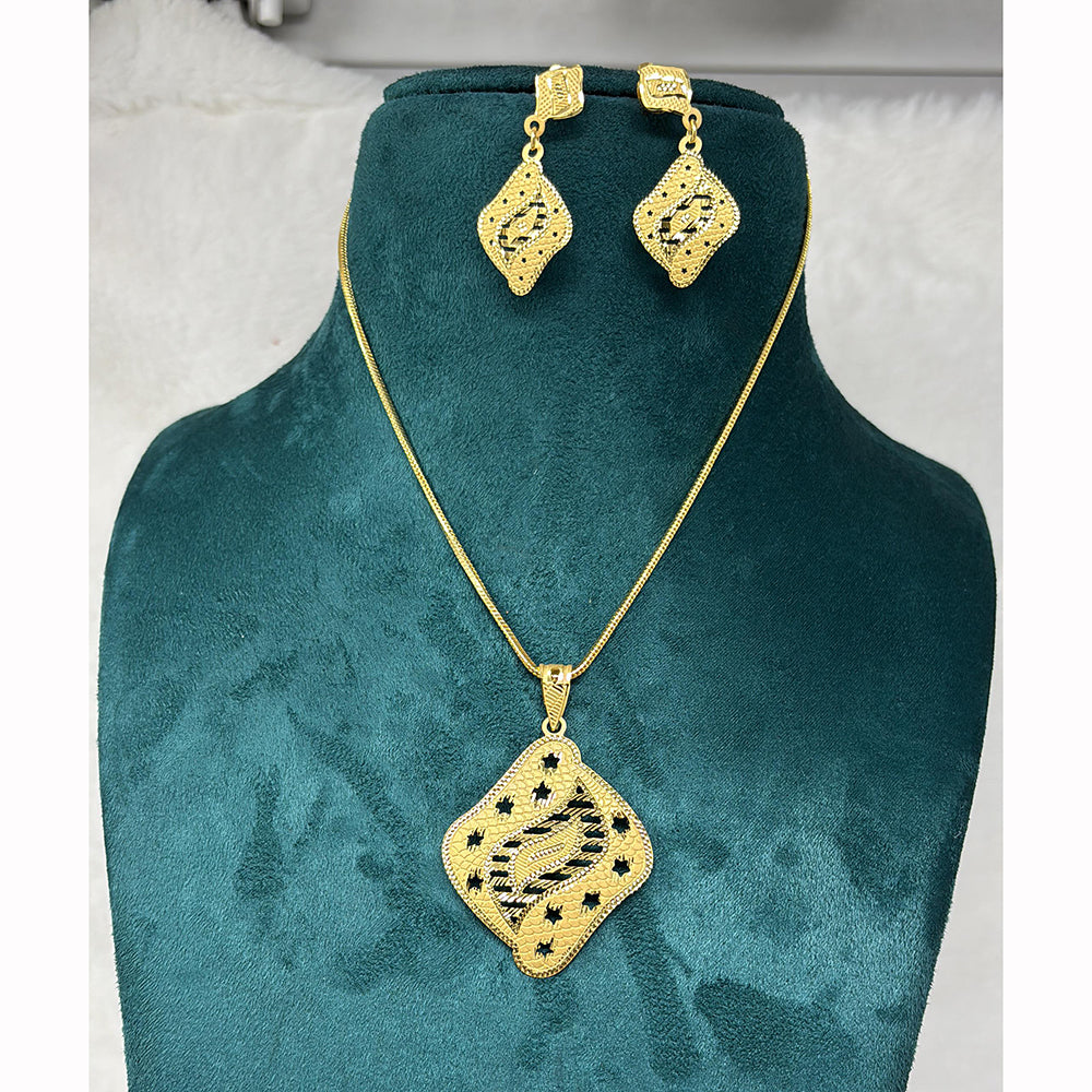 Pari Art Jewellery Classic Trend Forming Pendant With Earrings