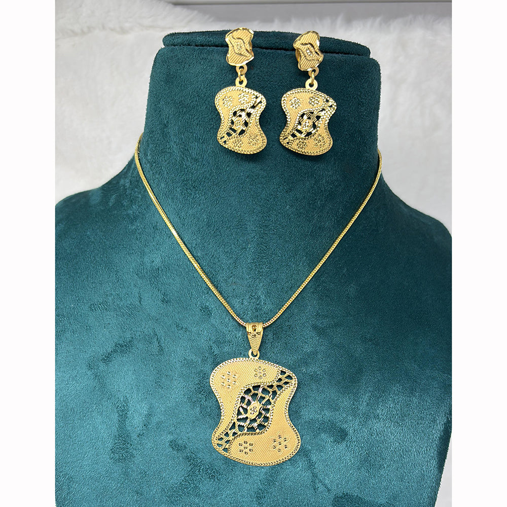 Pari Art Jewellery Classic Trend Forming Pendant With Earrings