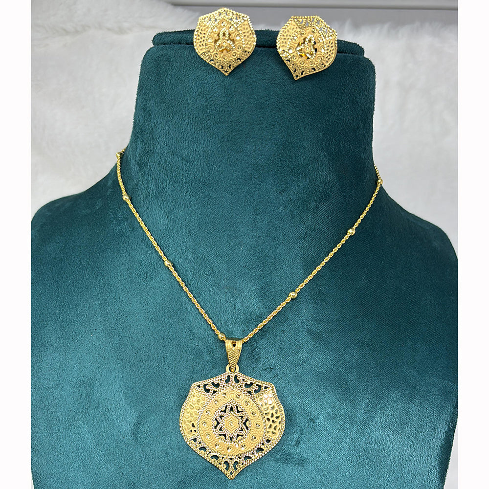 Pari Art Jewellery Classic Trend Forming Pendant With Earrings