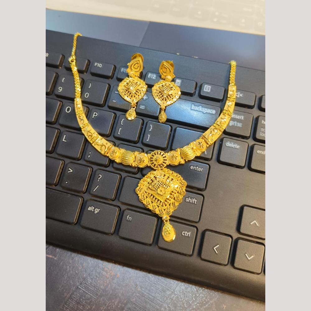 Pari Art Jewellery Royal Forming Necklace Set