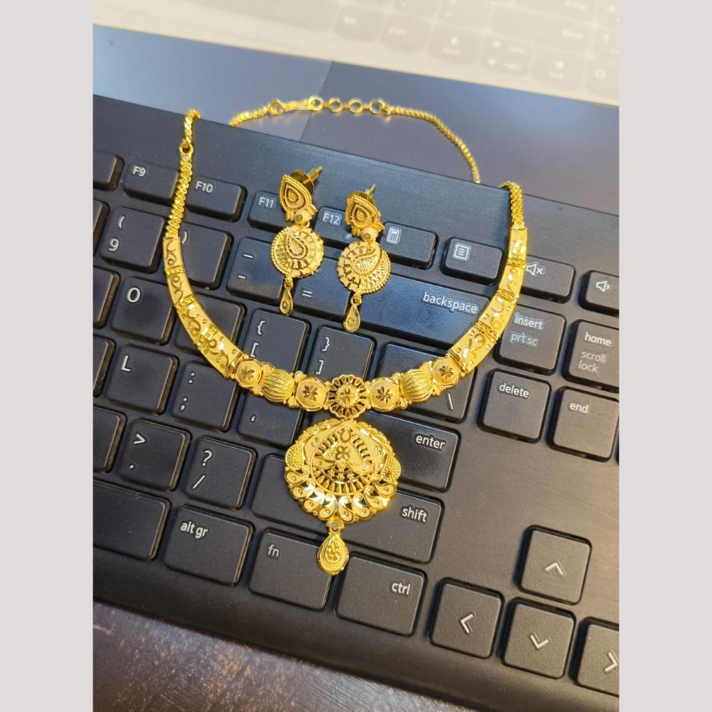 Pari Art Jewellery Royal Forming Necklace Set