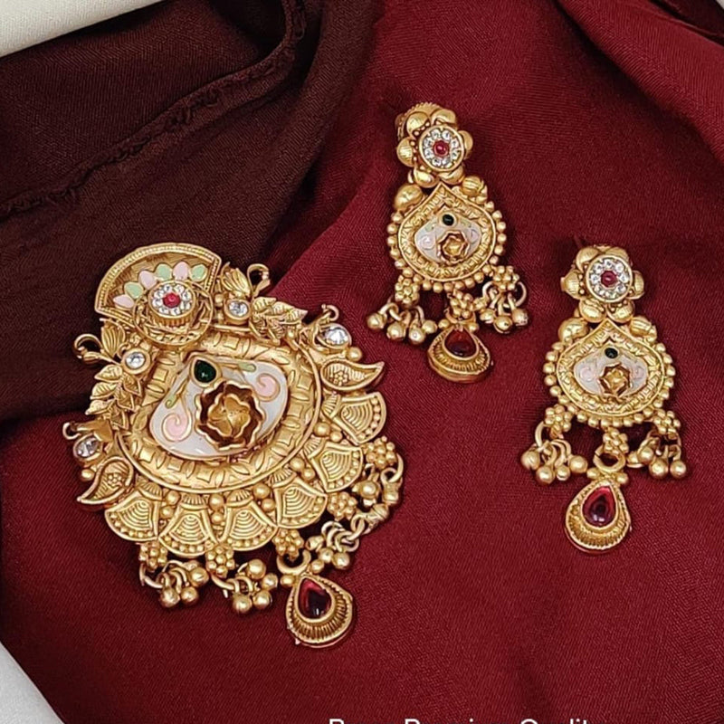 Kavita Art Gold Plated Pota Stone And Meenakari Pendent Set