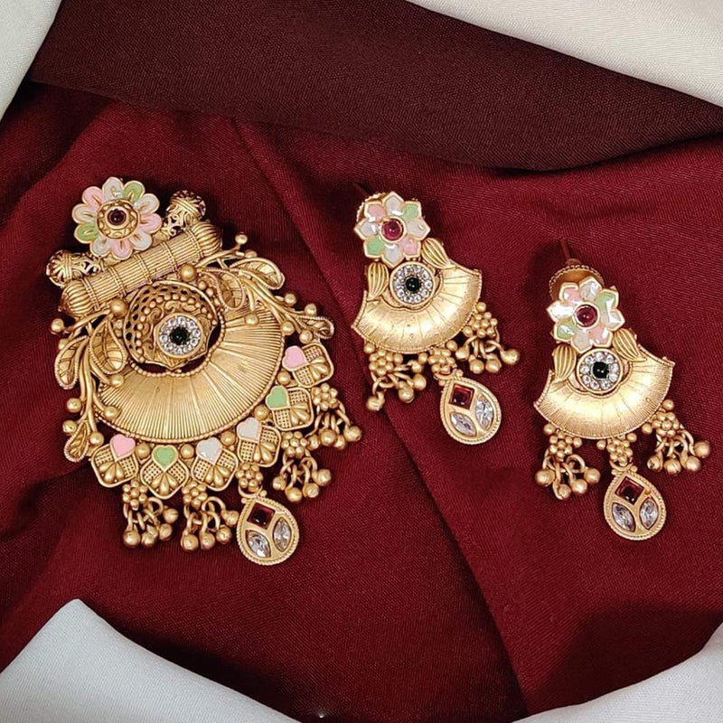 Kavita Art Gold Plated Pota Stone And Meenakari Pendent Set