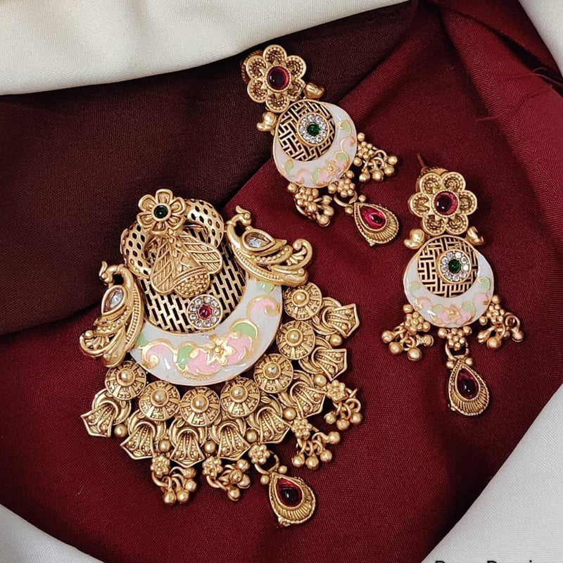 Kavita Art Gold Plated Pota Stone And Meenakari Pendent Set