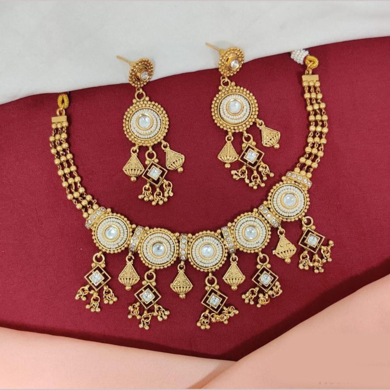 Kavita Art Gold Plated Pota Stone And Pearls Necklace Set