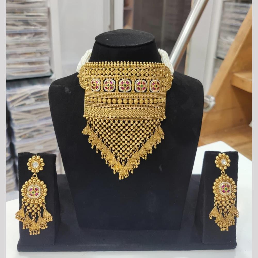 Kavita Art Traditional Gold Kundan Choker Necklace with Matching Earrings