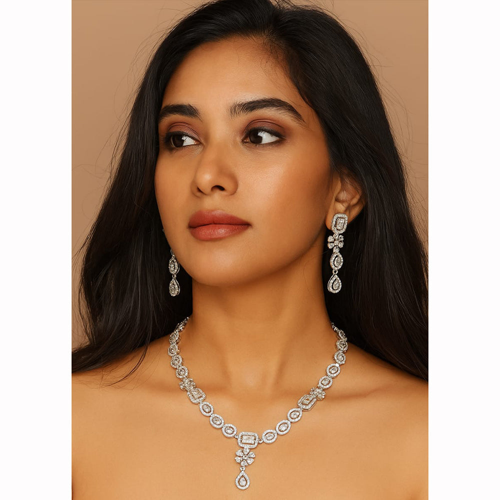 Kavita Art Sparkle Glow Crystal and Pearl Necklace Set