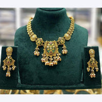 Kavita Art Elegant Shine Pota Stone And Pearls Necklace Set