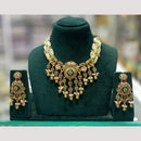 Kavita Art Heritage Pota Stone And Pearl Necklace Set