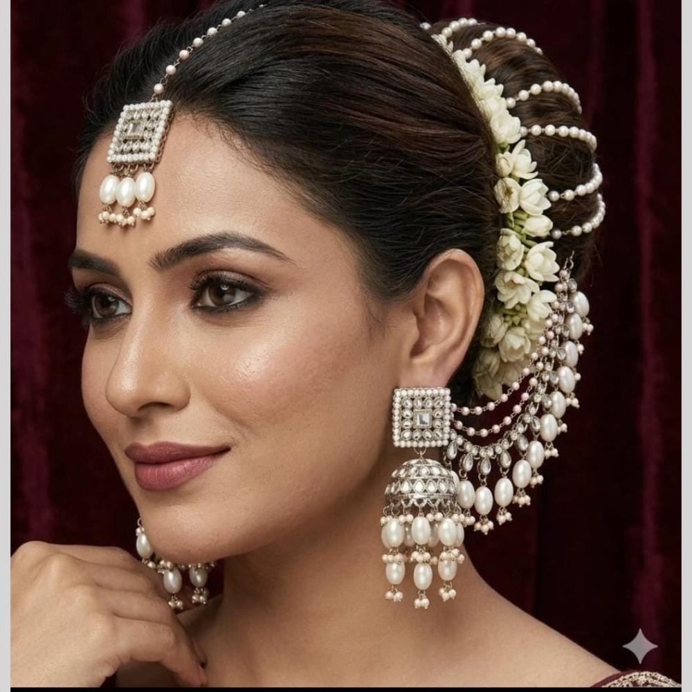 Kavita Art Kundan Stone And Beads Jhumki Earrings With Maangtikka