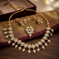 Kavita Art Premium Crystal Stone And Pearl Necklace Set