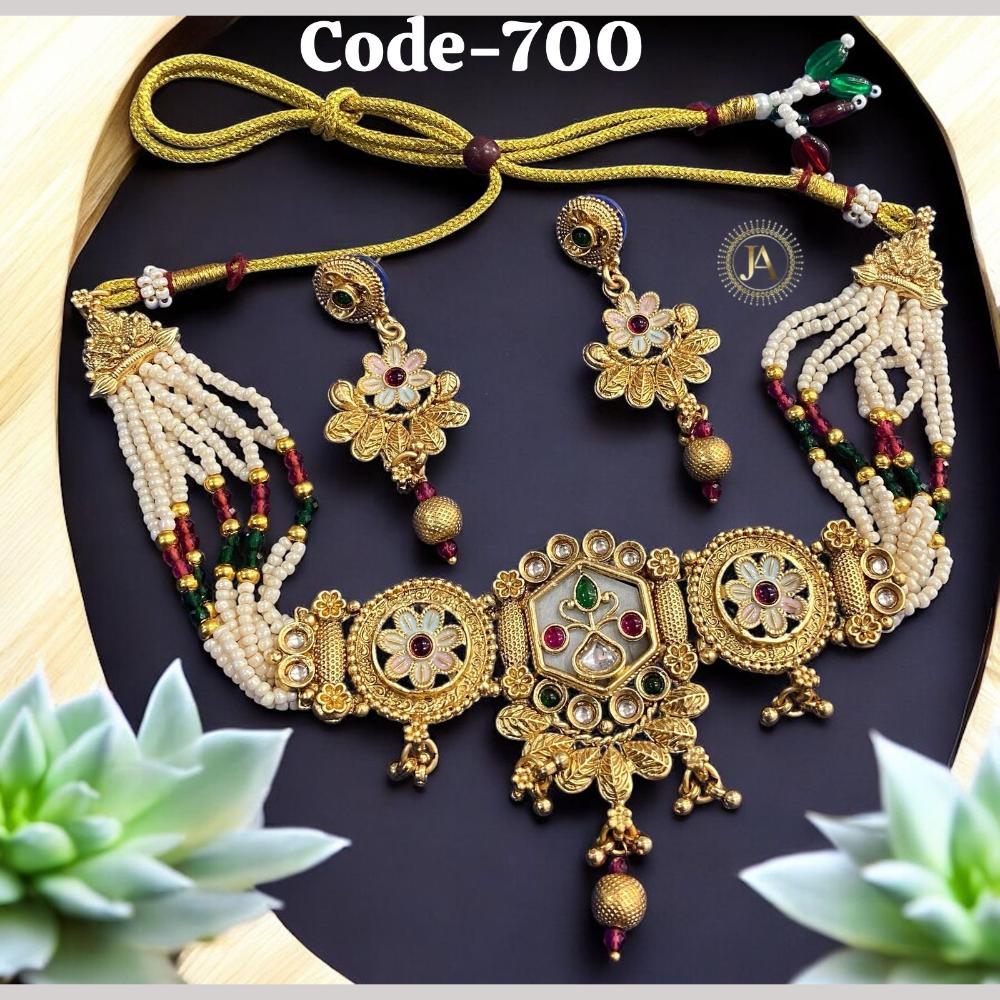 SNERA Gold Plated Pota Stone And Pearls Choker Necklace Set