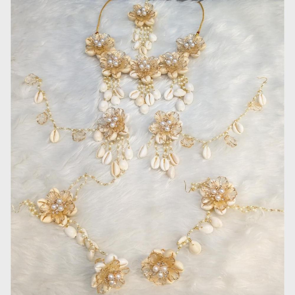 SNERA Elegant Floral Jewellery With Shell Combo Set