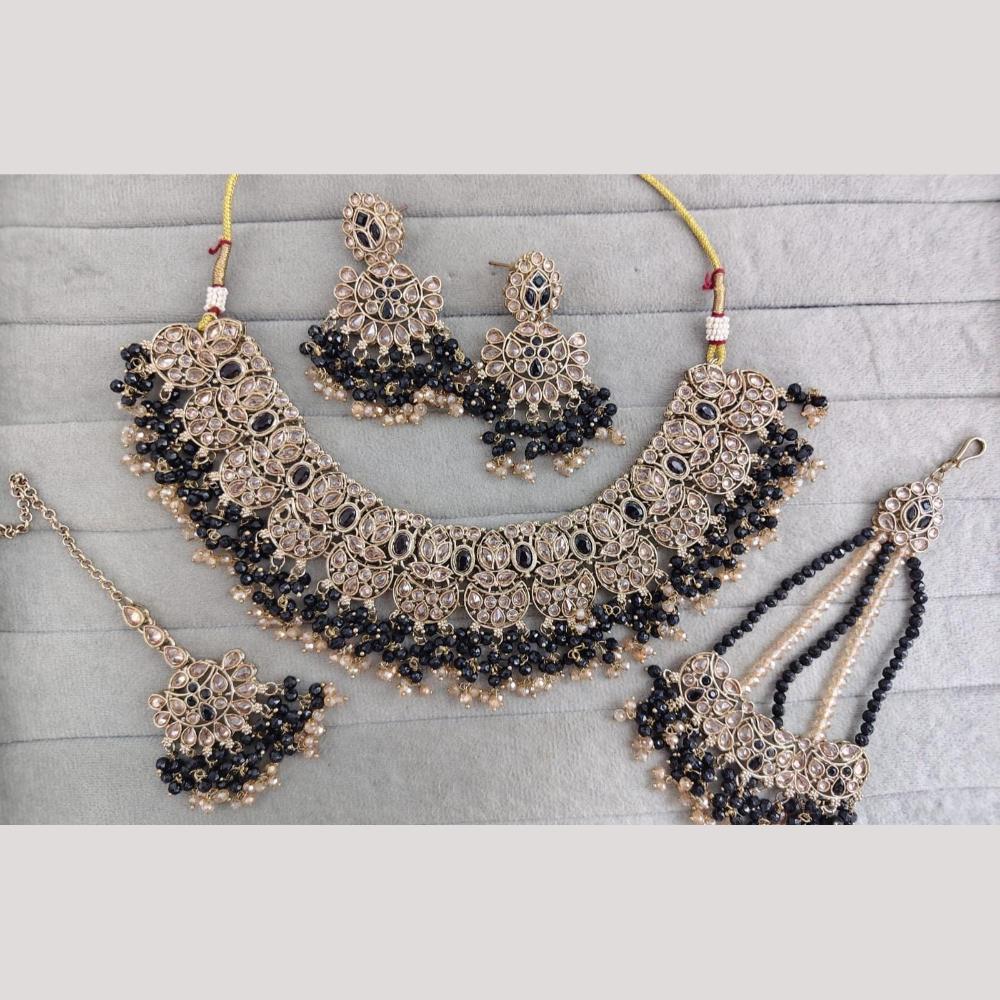 SNERA Sparkling Crystal Stone And Pearl Necklace Set
