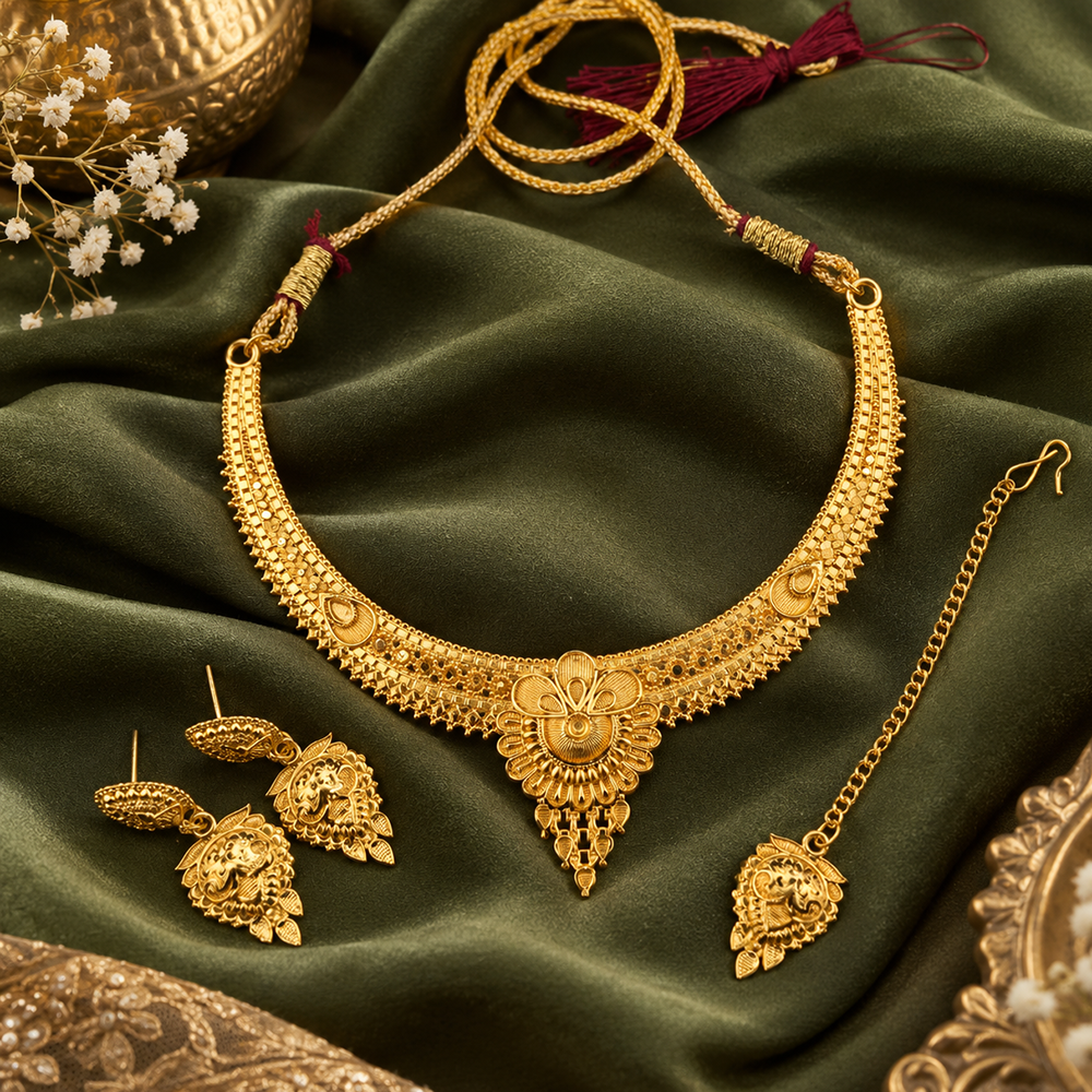 Urthn Traditional Gold Plated Necklace Set with Maangtikka | Elegant Ethnic Jewellery for Women