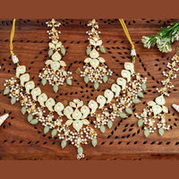 Everlasting Quality Jewels Gold Plated Kundan And Meenakari Necklace Set