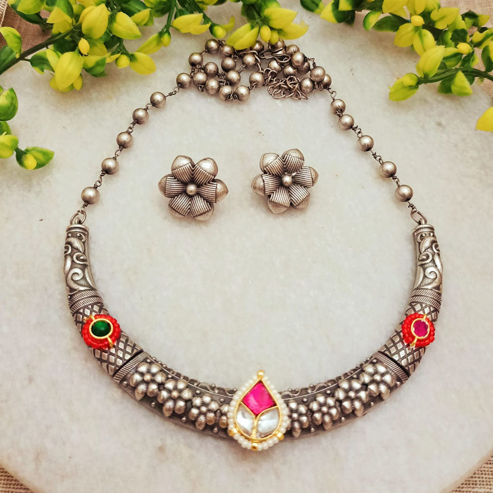 FS Collection 2 Tone Plated Kundan And Pearls Necklace Set