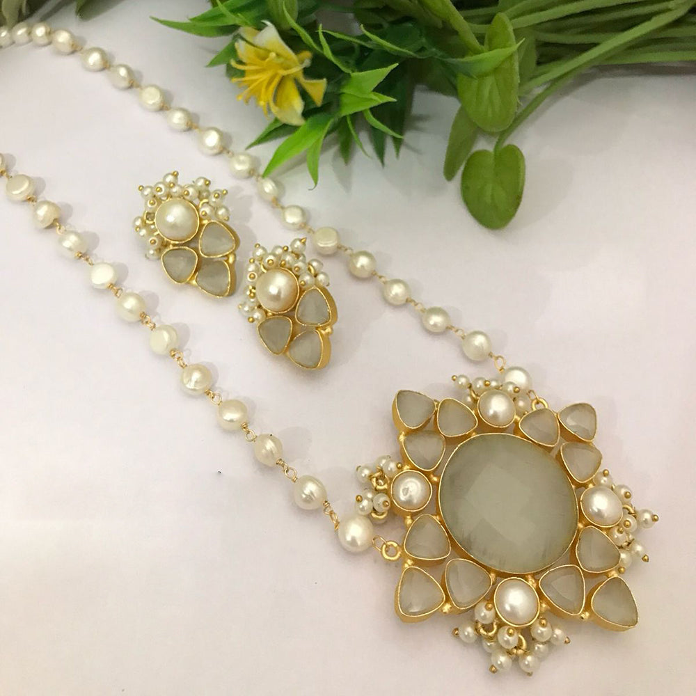 FS Collection Gold Plated Pearl And Crystal Stone Necklace Set