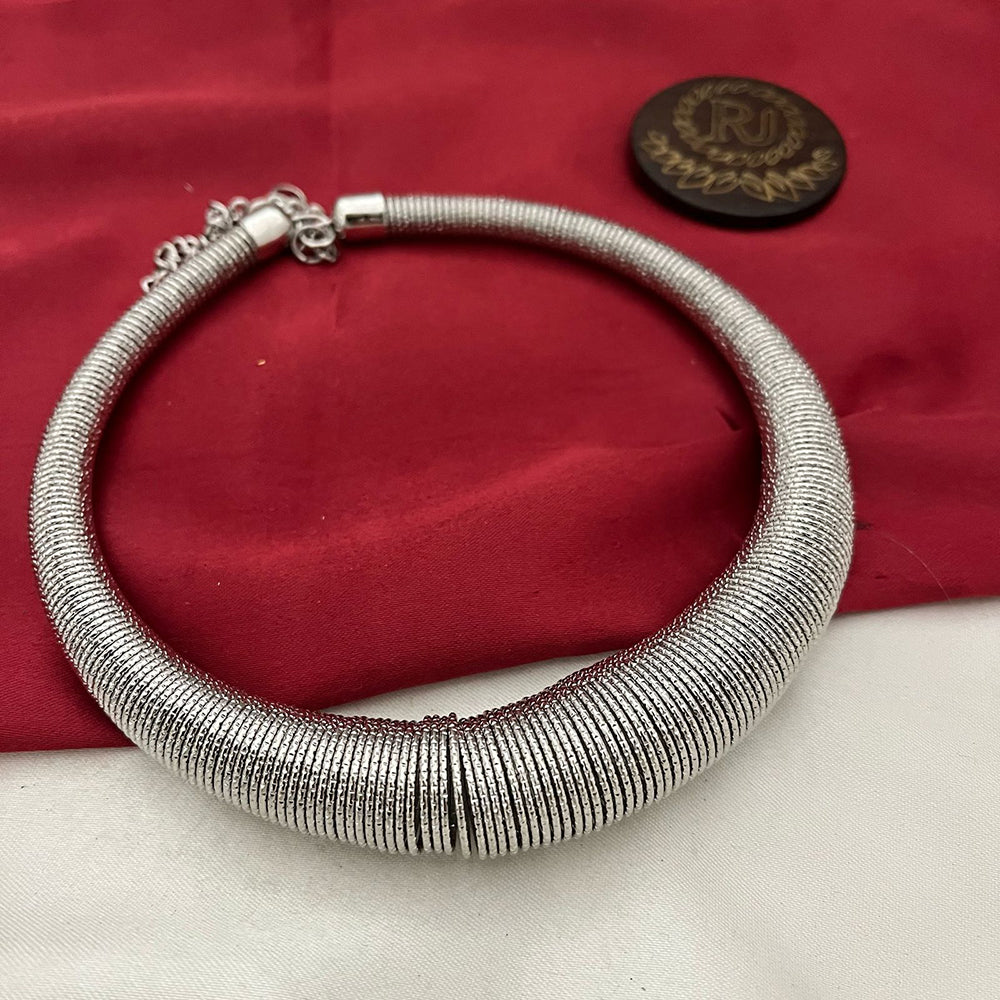 FS Collection Bold Elegance Silver Plated Fashion / Statement Necklace