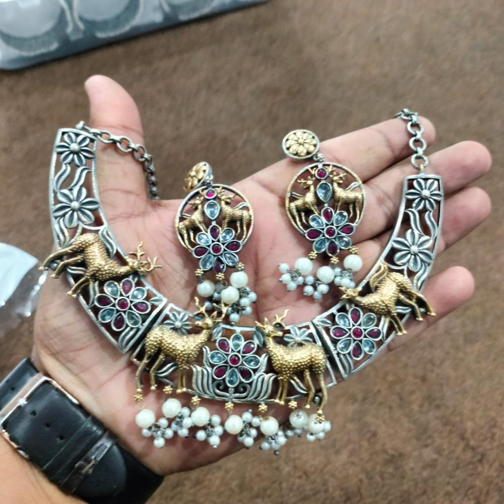 FS Collection Stylish 2-Tone Plated Pota Stones And Pearl Necklace Set