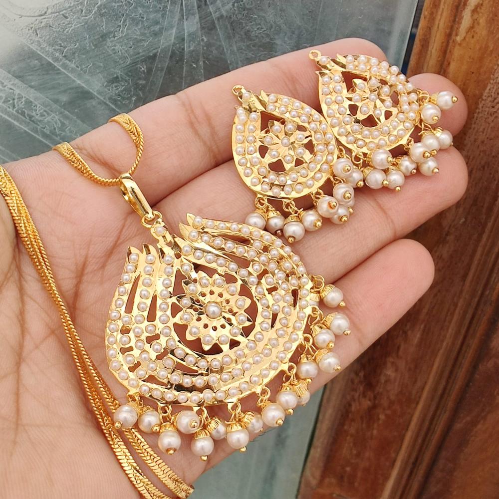 FS Collection Ethnic Gold Plated Pearl Chain Pendant Set