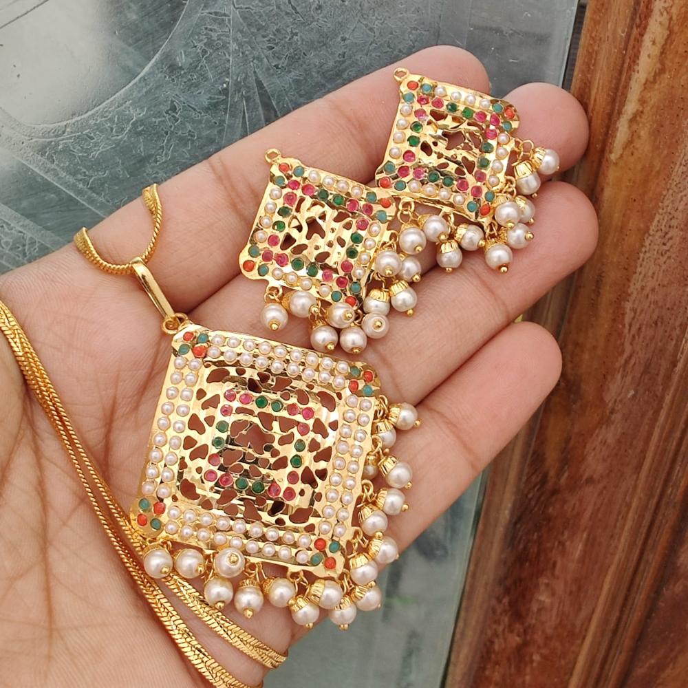 FS Collection Ethnic Gold Plated Pearl Chain Pendant Set