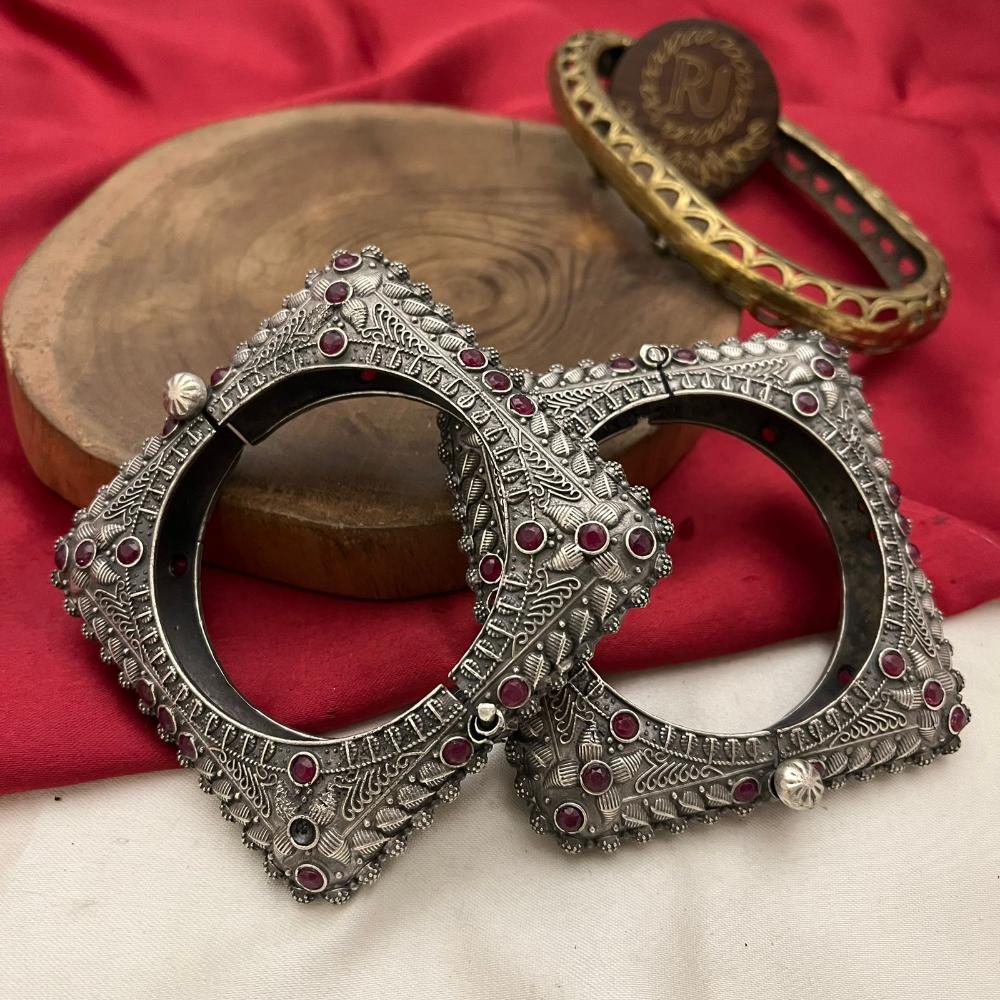 FS Collection Elegant Ethnic Oxidised Plated Pota Stone Openable Bangle Set