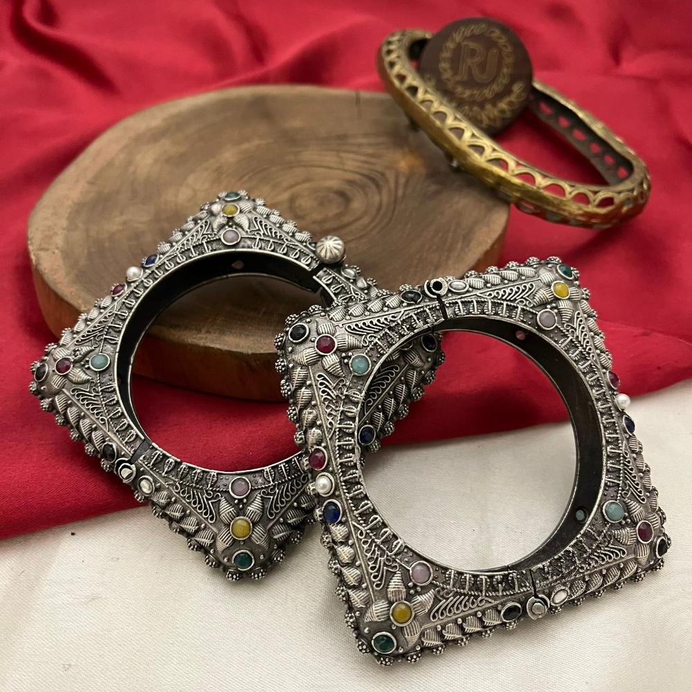 FS Collection Elegant Ethnic Oxidised Plated Pota Stone Openable Bangle Set