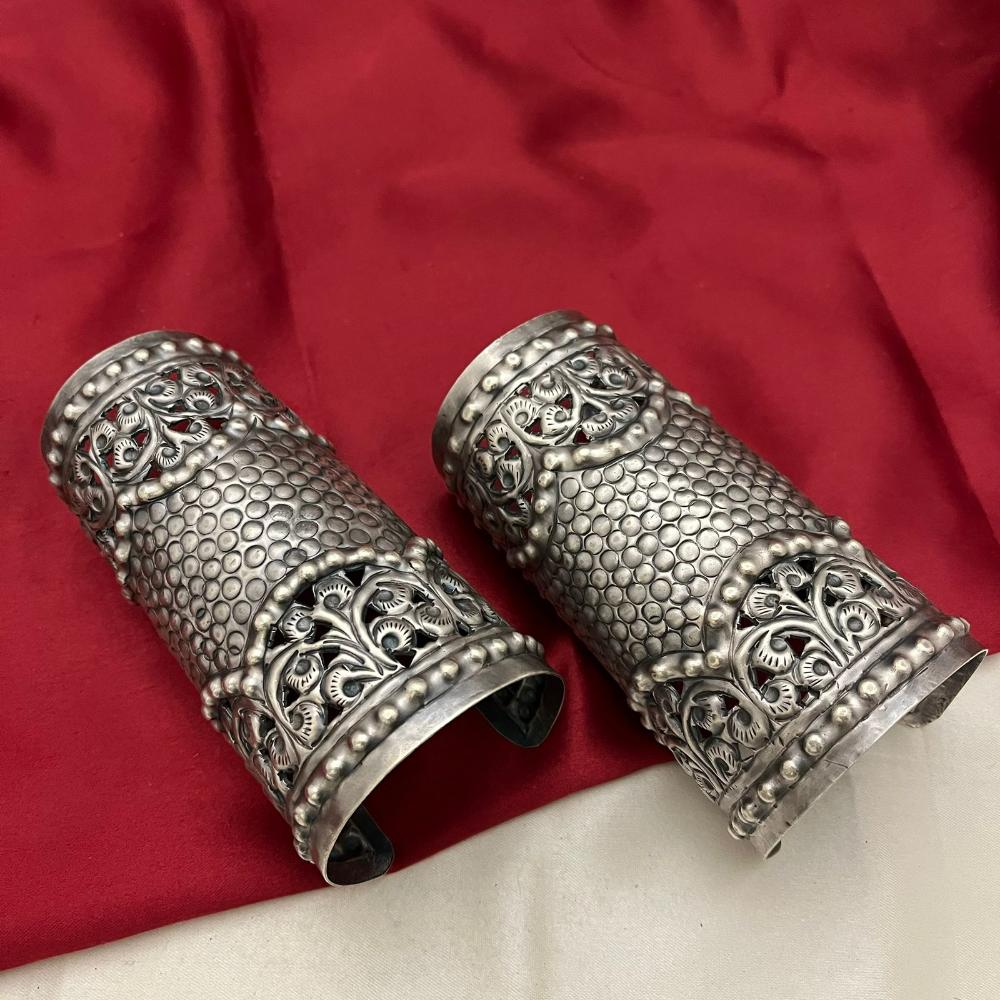 FS Collection Elegant Ethnic Oxidised Plated Openable Bangle Set