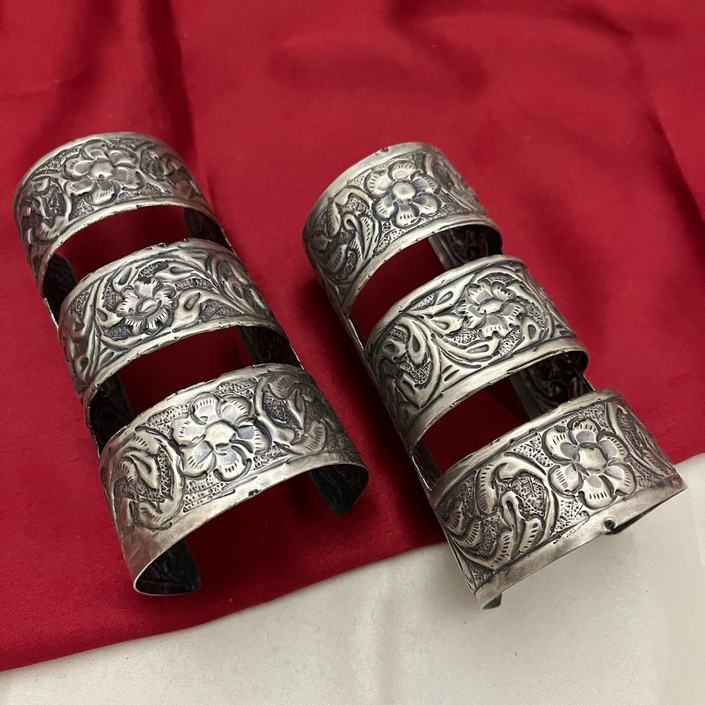FS Collection Elegant Ethnic Oxidised Plated Openable Bangle Set